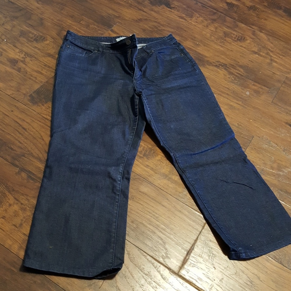 Chicos crop jeans size 3 Chico sizing